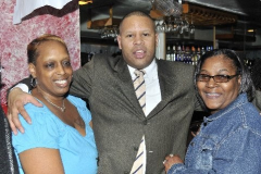 haiti-fundraiser-at-club-mentors100221-08